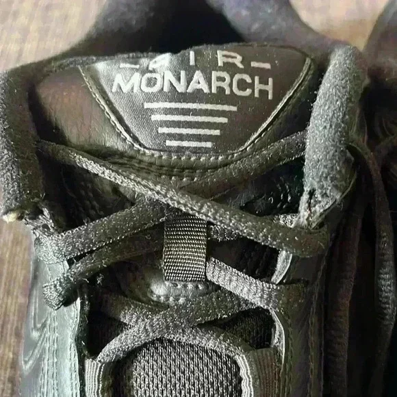 MEN’S Nike Air Monarch IV - Picture 2 of 8